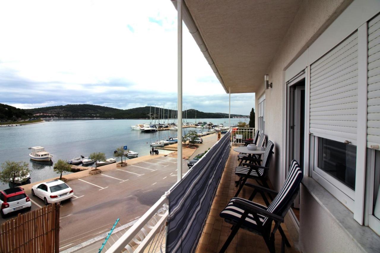 Apartment Masa Tisno Exteriör bild
